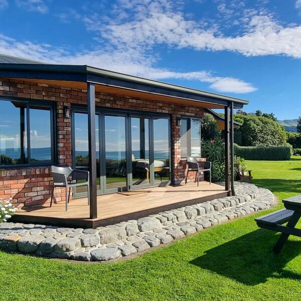 Mangamaunu Retreat outside