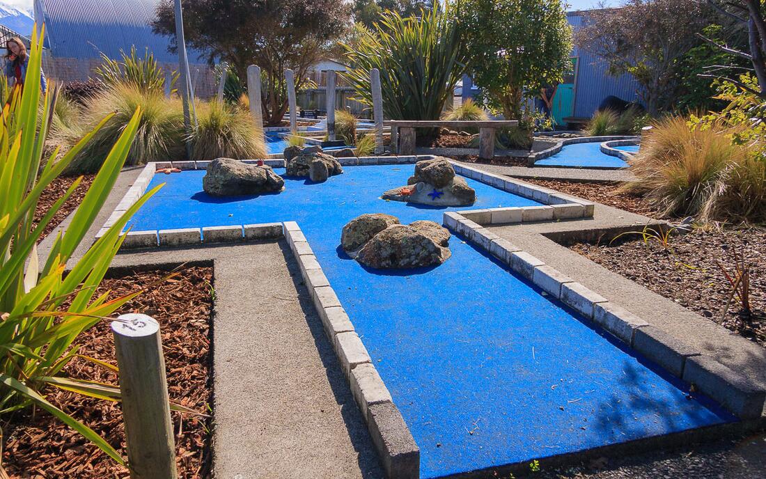 1 131 the emporium mini golf craft beer 1559270876